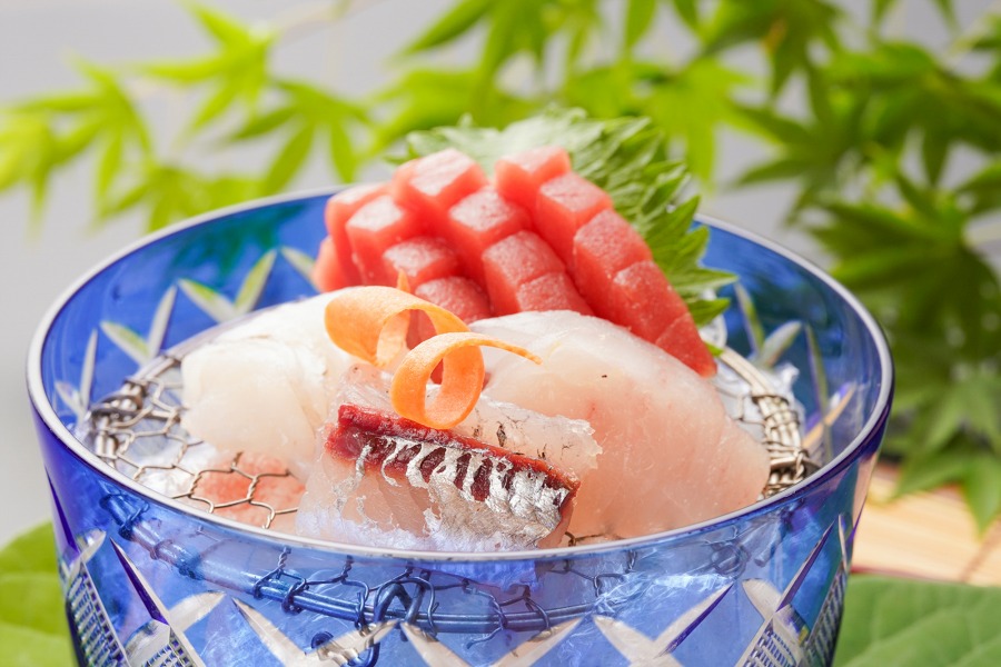 旬の鮮魚を使用したお造り