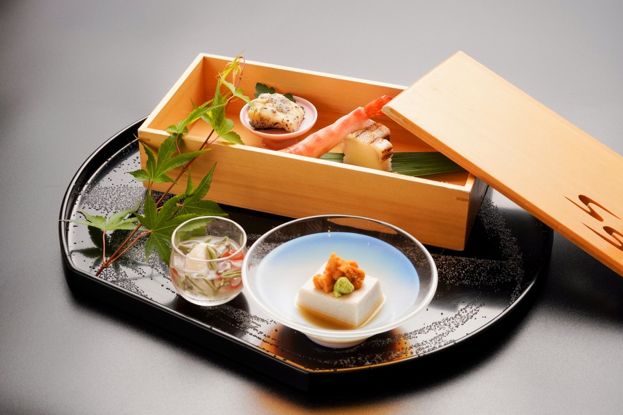 旬の食材をふんだんに使用し“涼”を演出した本格会席に舌鼓